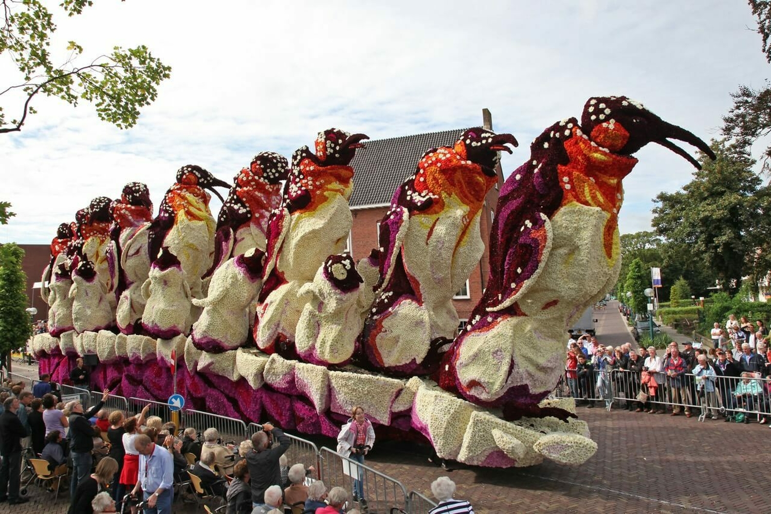2013 Keizerlijke Parade Corsogroep Hooiland